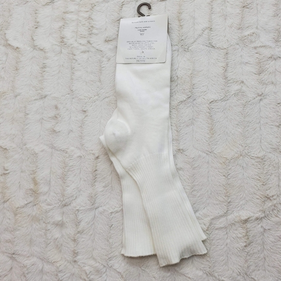 NWT Woolworth Women's Turnover Top Socks White Cotton Nylon US Shoe Size  4-7 - Picture 2 of 5